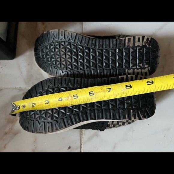 Shoes - Picture 7 of 7